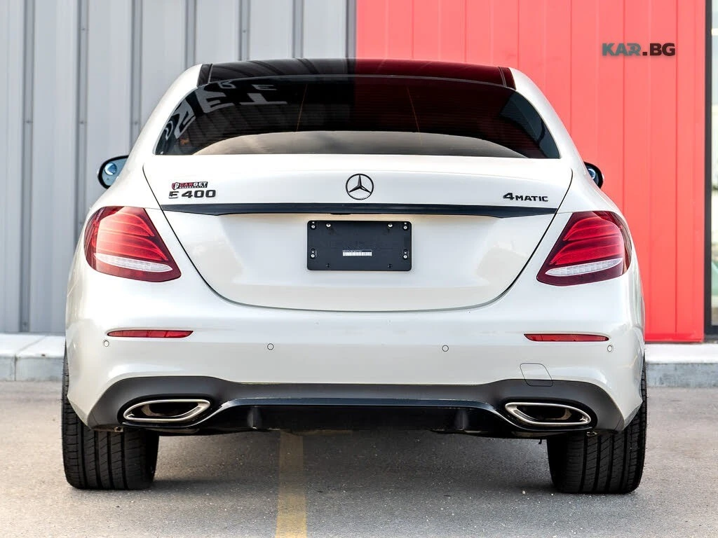 Mercedes-Benz E 400 4MATIC Sedan AWD/LANE ASSIST/KEYLESS/PANO/DIGITAL , снимка 7 - Автомобили и джипове - 55175486