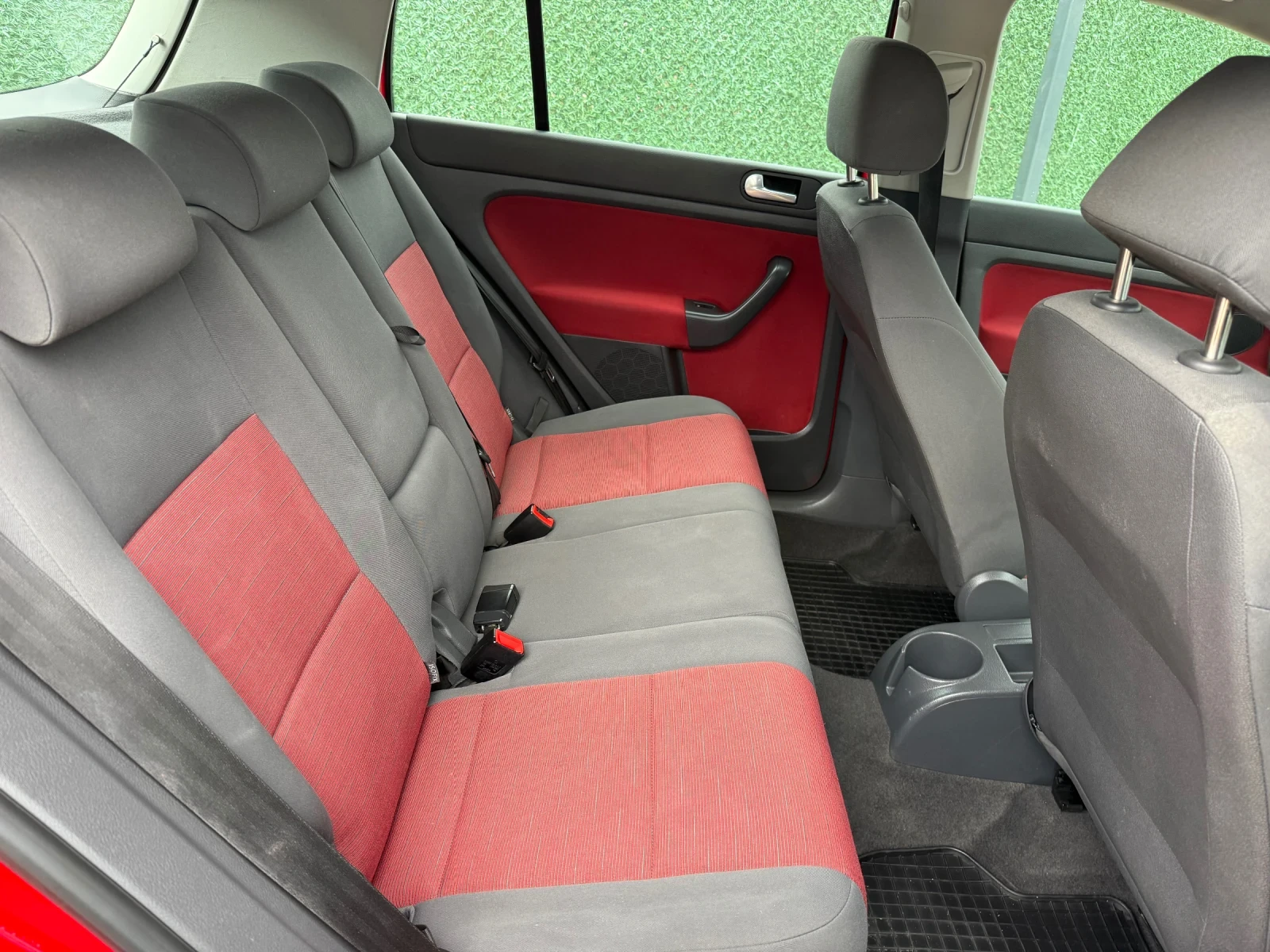 VW Golf Plus 1.4BENZIN* 86h.p* 112000KM* СЕРВИЗНА КНИЖКА, снимка 13 - Автомобили и джипове - 55254629