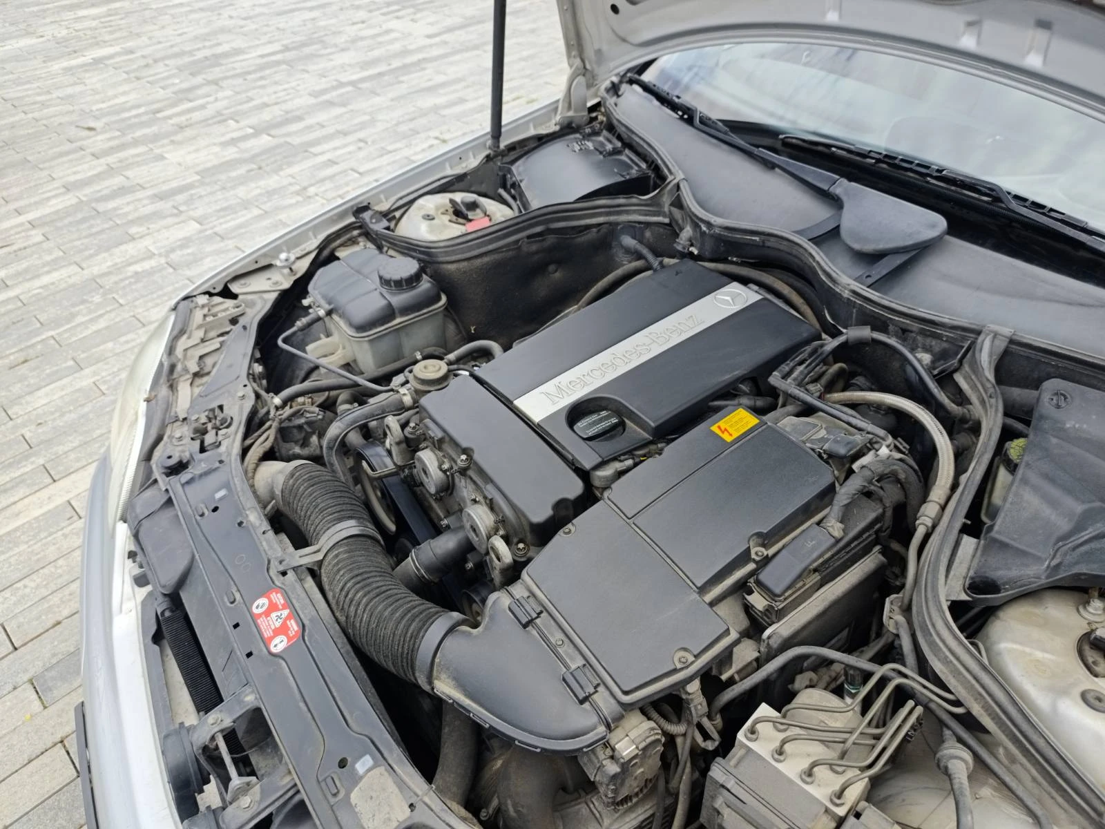 Mercedes-Benz C 180 Kompressor / LPG, снимка 14 - Автомобили и джипове - 55413004