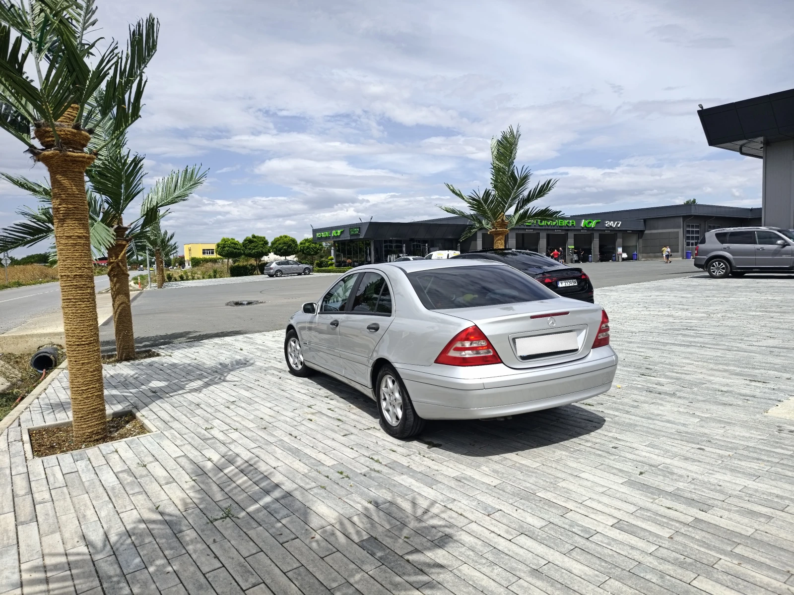 Mercedes-Benz C 180 Kompressor / LPG, снимка 4 - Автомобили и джипове - 55413004