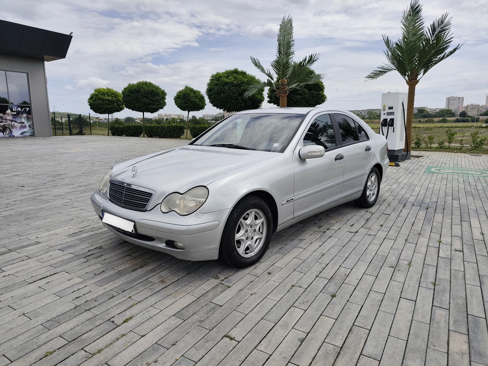 Mercedes-Benz C 180 Kompressor / LPG, снимка 3 - Автомобили и джипове - 55413004