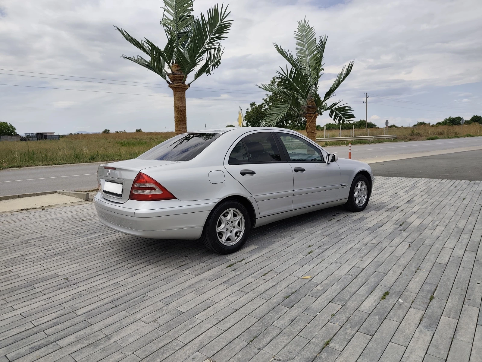 Mercedes-Benz C 180 Kompressor / LPG, снимка 7 - Автомобили и джипове - 55413004