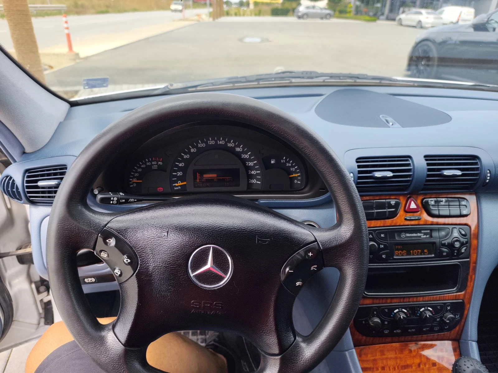 Mercedes-Benz C 180 Kompressor / LPG, снимка 9 - Автомобили и джипове - 55413004