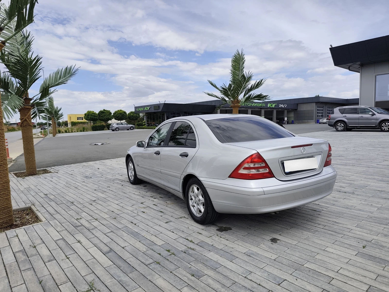 Mercedes-Benz C 180 Kompressor / LPG, снимка 6 - Автомобили и джипове - 55413004