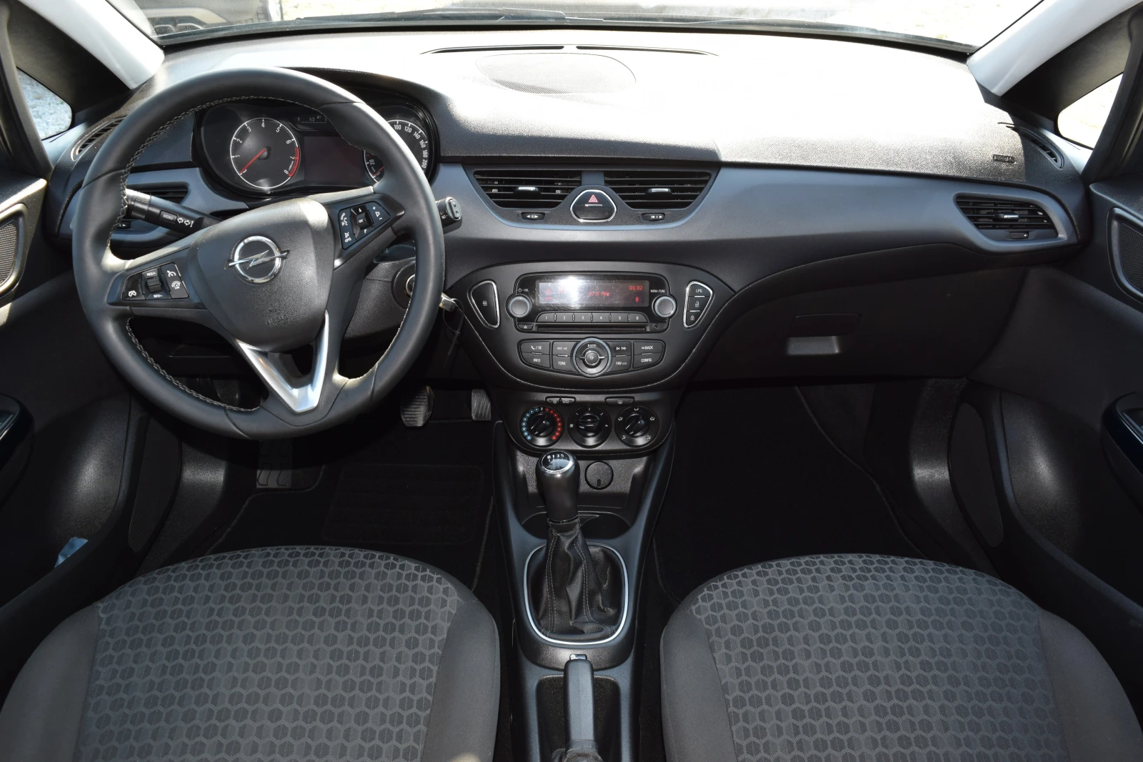 Opel Corsa 1.4i Газ* 90kc, снимка 12 - Автомобили и джипове - 55797900