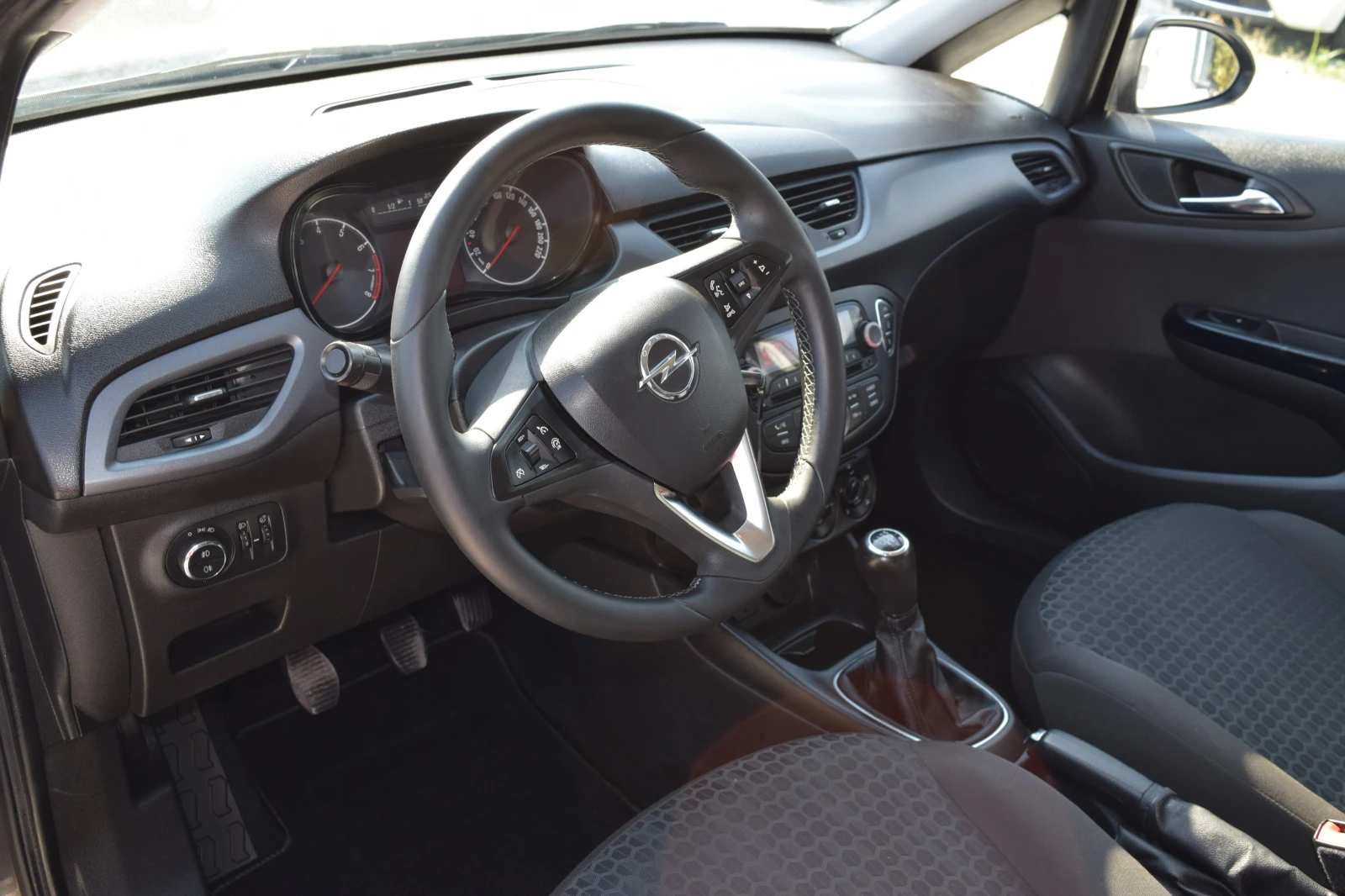 Opel Corsa 1.4i Газ* 90kc, снимка 9 - Автомобили и джипове - 55797900