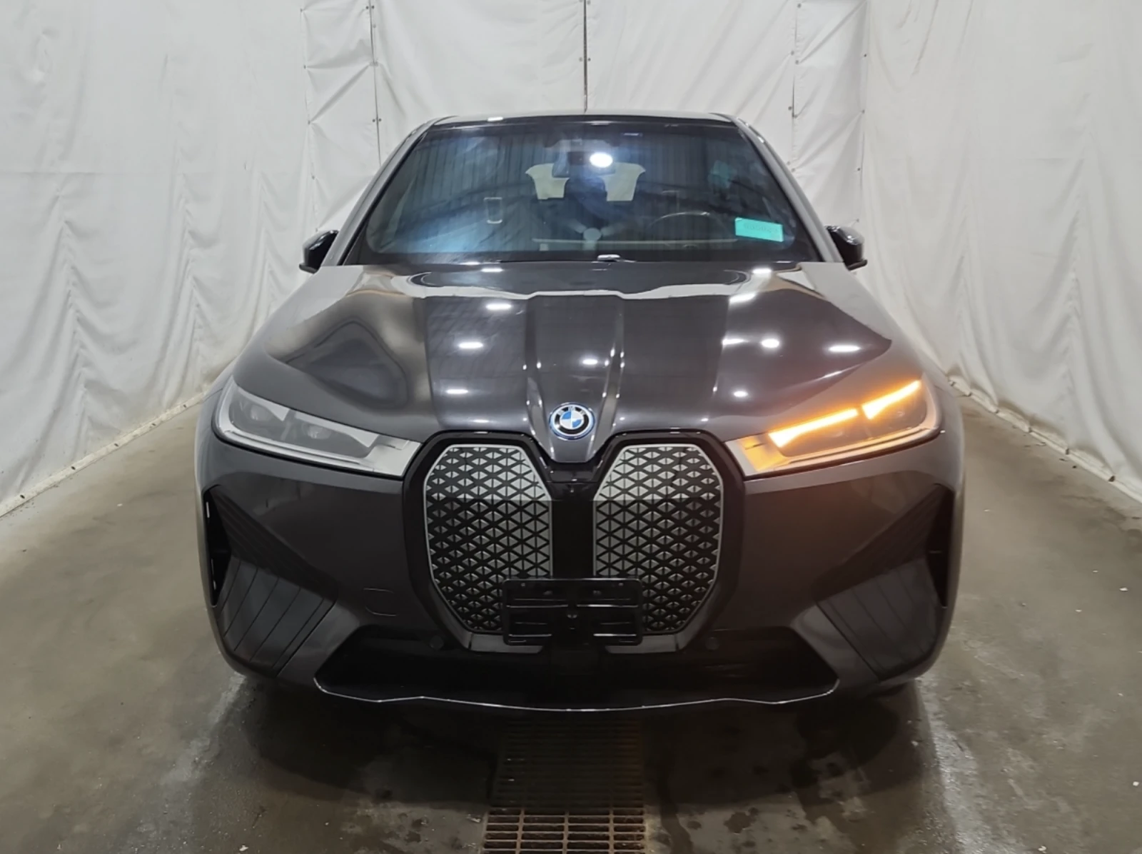 BMW iX 2022 BMW iX XDRIVE50, снимка 2 - Автомобили и джипове - 55898880