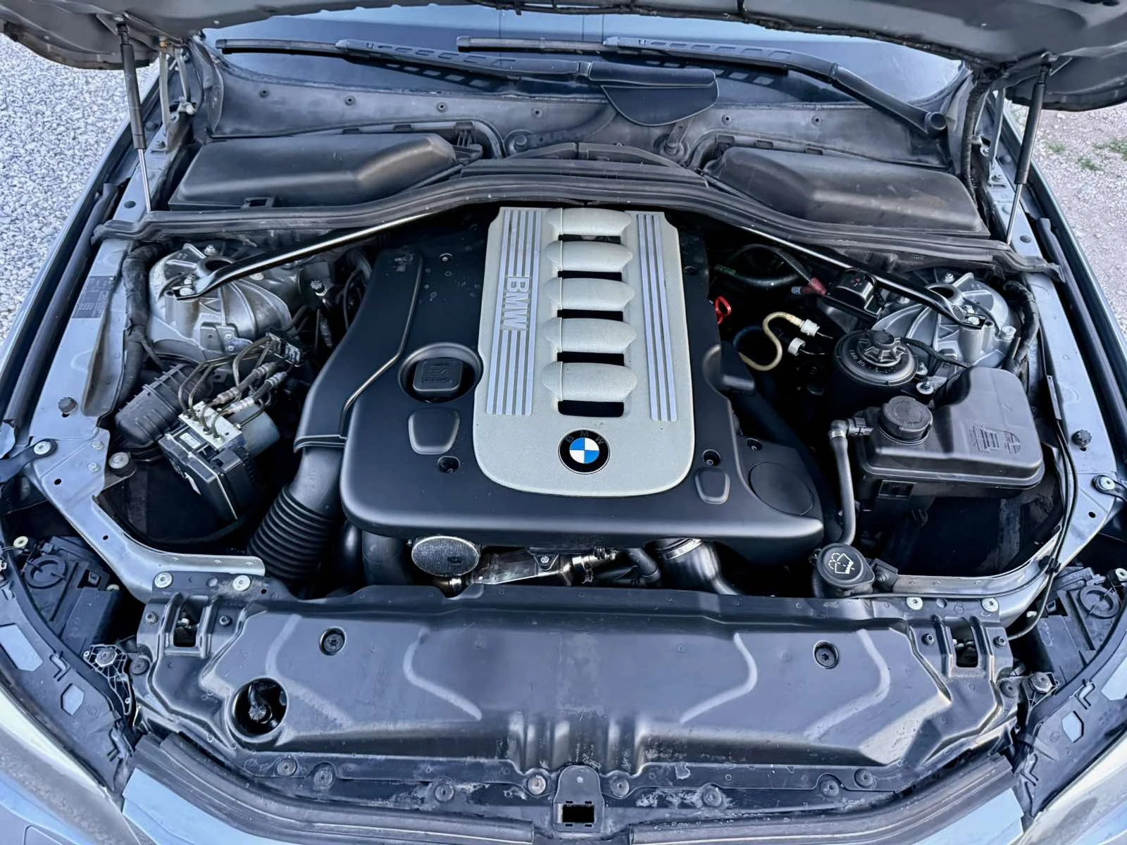 BMW 530 3.0D 218kc АВТОМАТ КОЖА, снимка 16 - Автомобили и джипове - 56015640