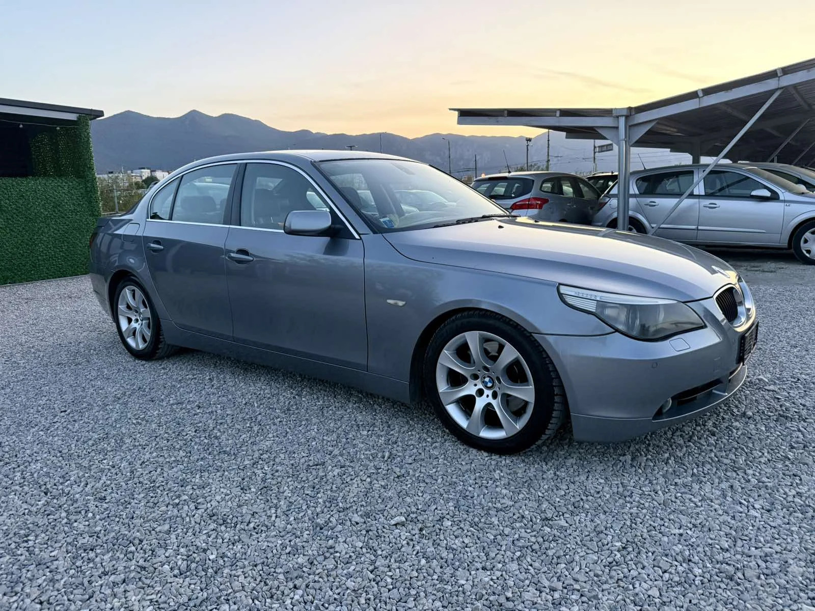 BMW 530 3.0D 218kc АВТОМАТ КОЖА, снимка 4 - Автомобили и джипове - 56015640