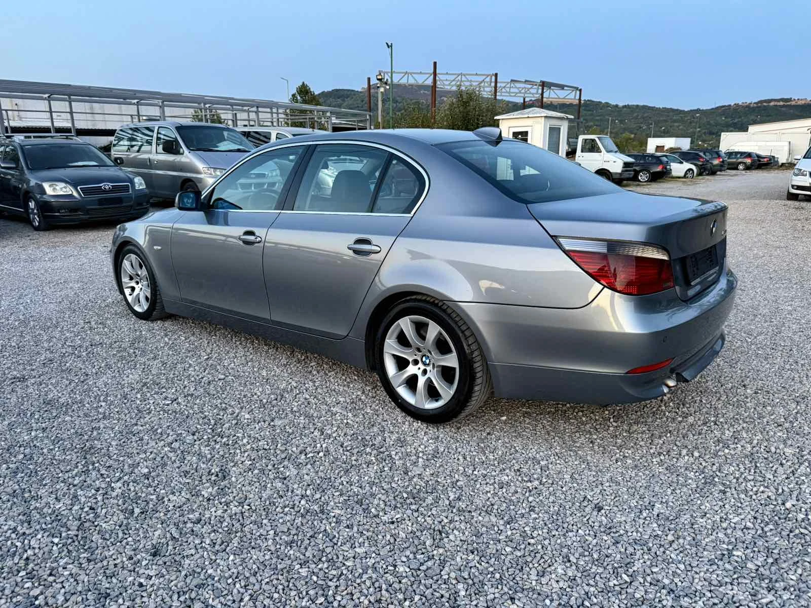 BMW 530 3.0D 218kc АВТОМАТ КОЖА, снимка 8 - Автомобили и джипове - 56015640
