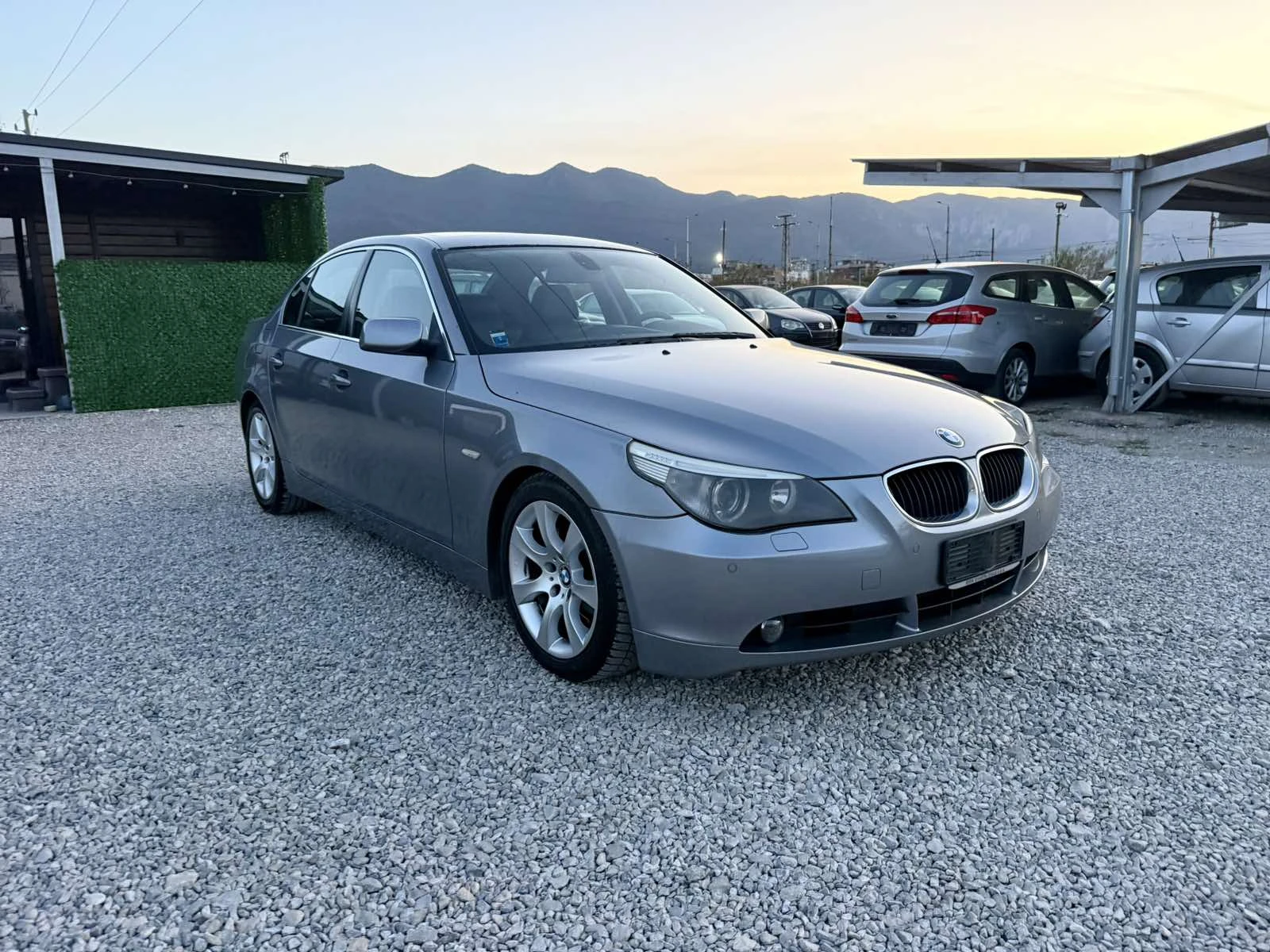 BMW 530 3.0D 218kc АВТОМАТ КОЖА, снимка 3 - Автомобили и джипове - 56015640