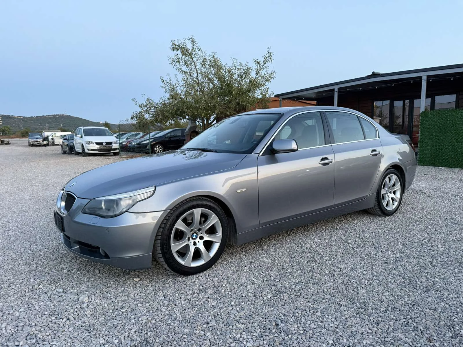 BMW 530 3.0D 218kc АВТОМАТ КОЖА, снимка 2 - Автомобили и джипове - 56015640