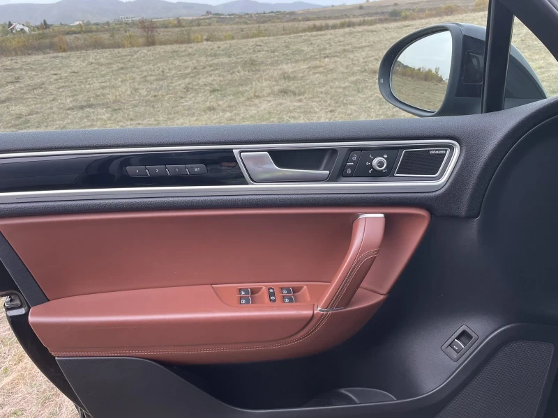 VW Touareg 3.0TDI 262 кс., снимка 7 - Автомобили и джипове - 50651792
