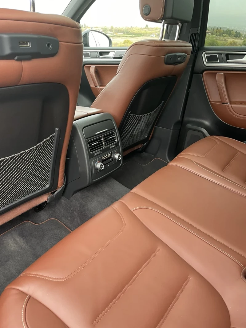 VW Touareg 3.0TDI 262 кс., снимка 12 - Автомобили и джипове - 50651792