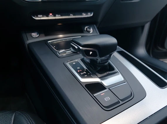 Audi Q5, снимка 5 - Автомобили и джипове - 54449874