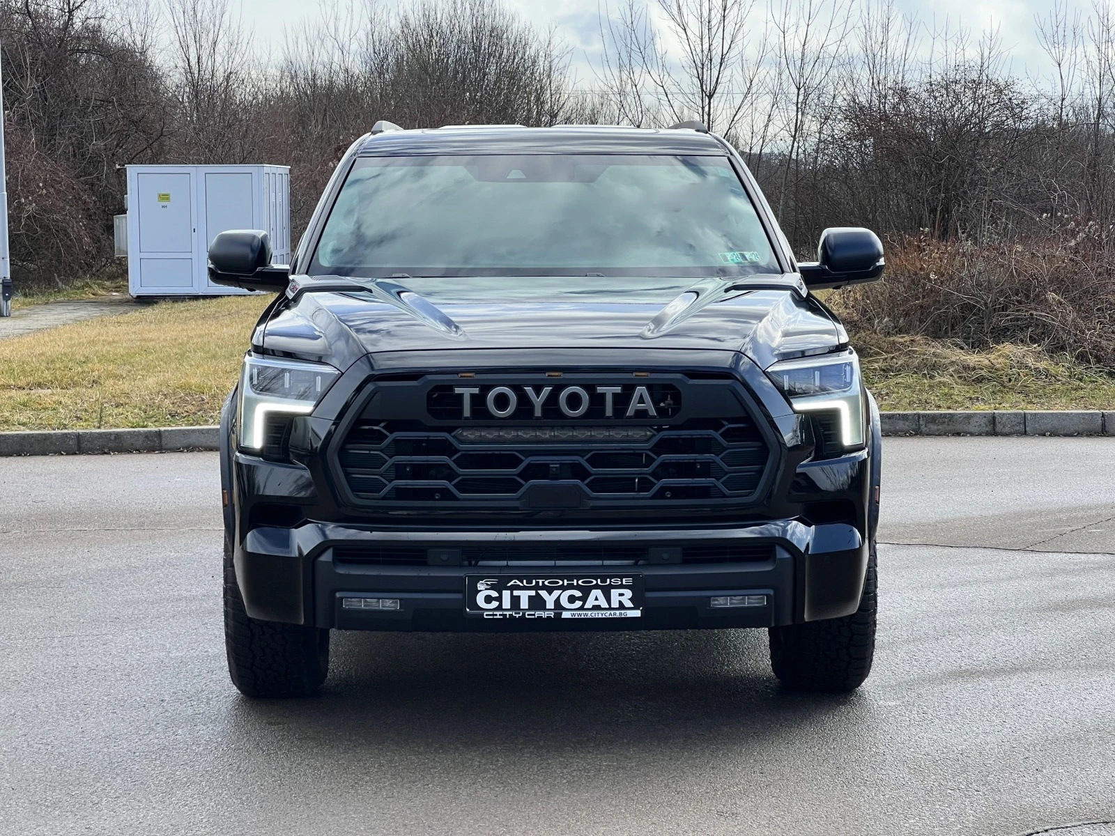 Toyota Sequoia 3.5 HYBRID/TRD PRO/JBL/360/LED/7-МЕСТЕН/НАЛИЧЕН/ - изображение 2