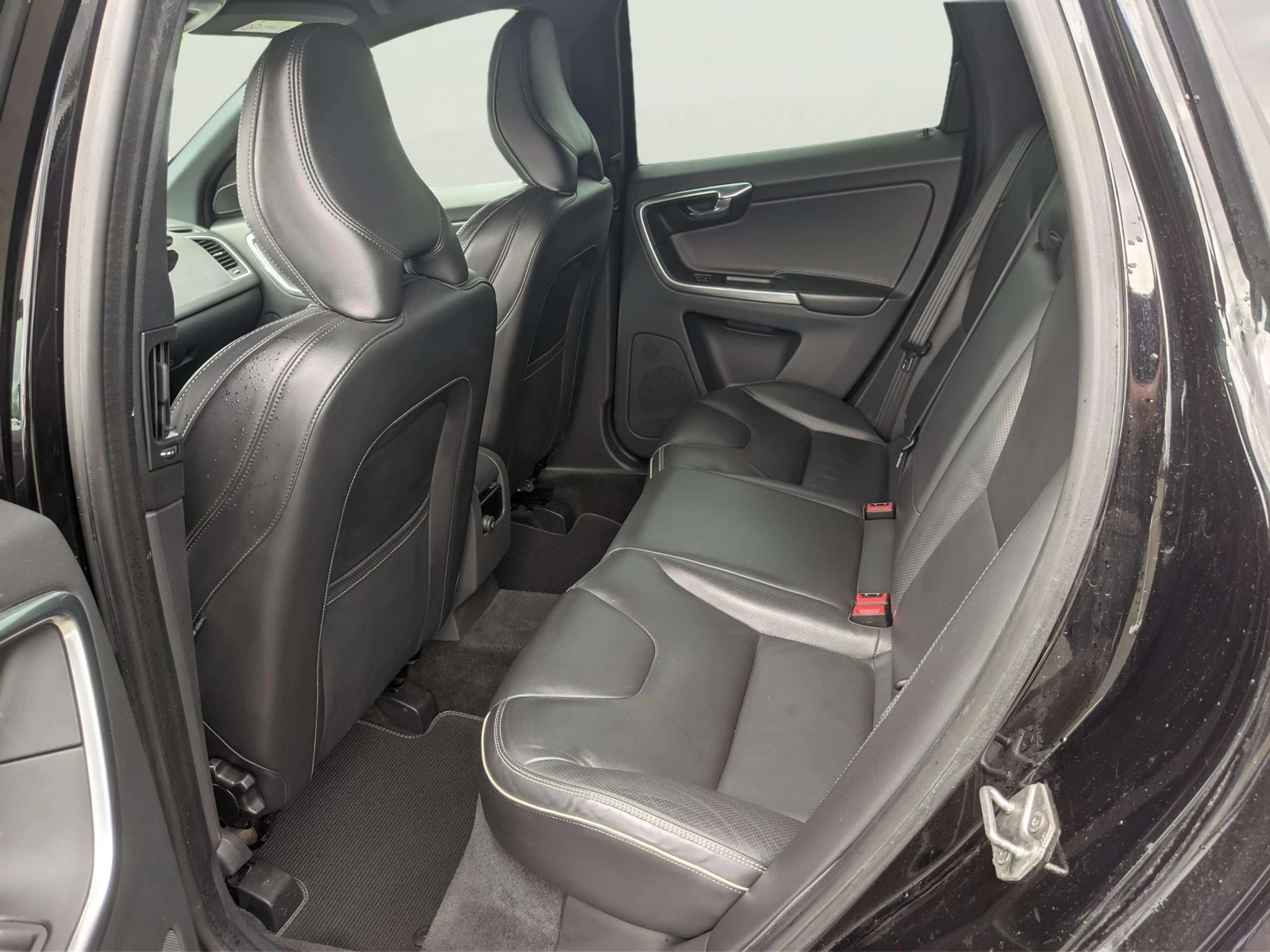 Volvo XC60 2.0 - изображение 8