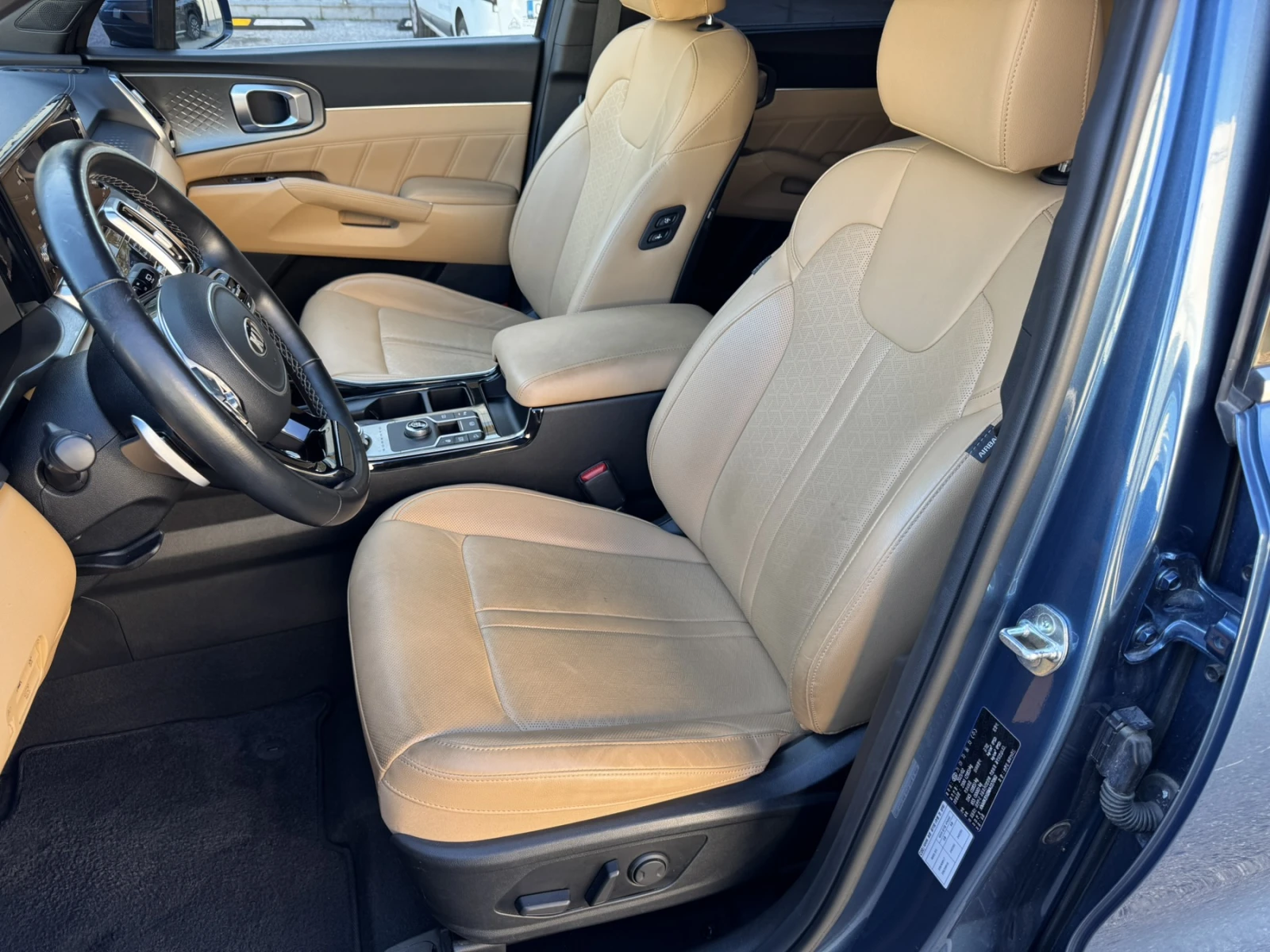 Kia Sorento 1.6 Т-GDI Hybrid Platinum, снимка 11 - Автомобили и джипове - 54202946