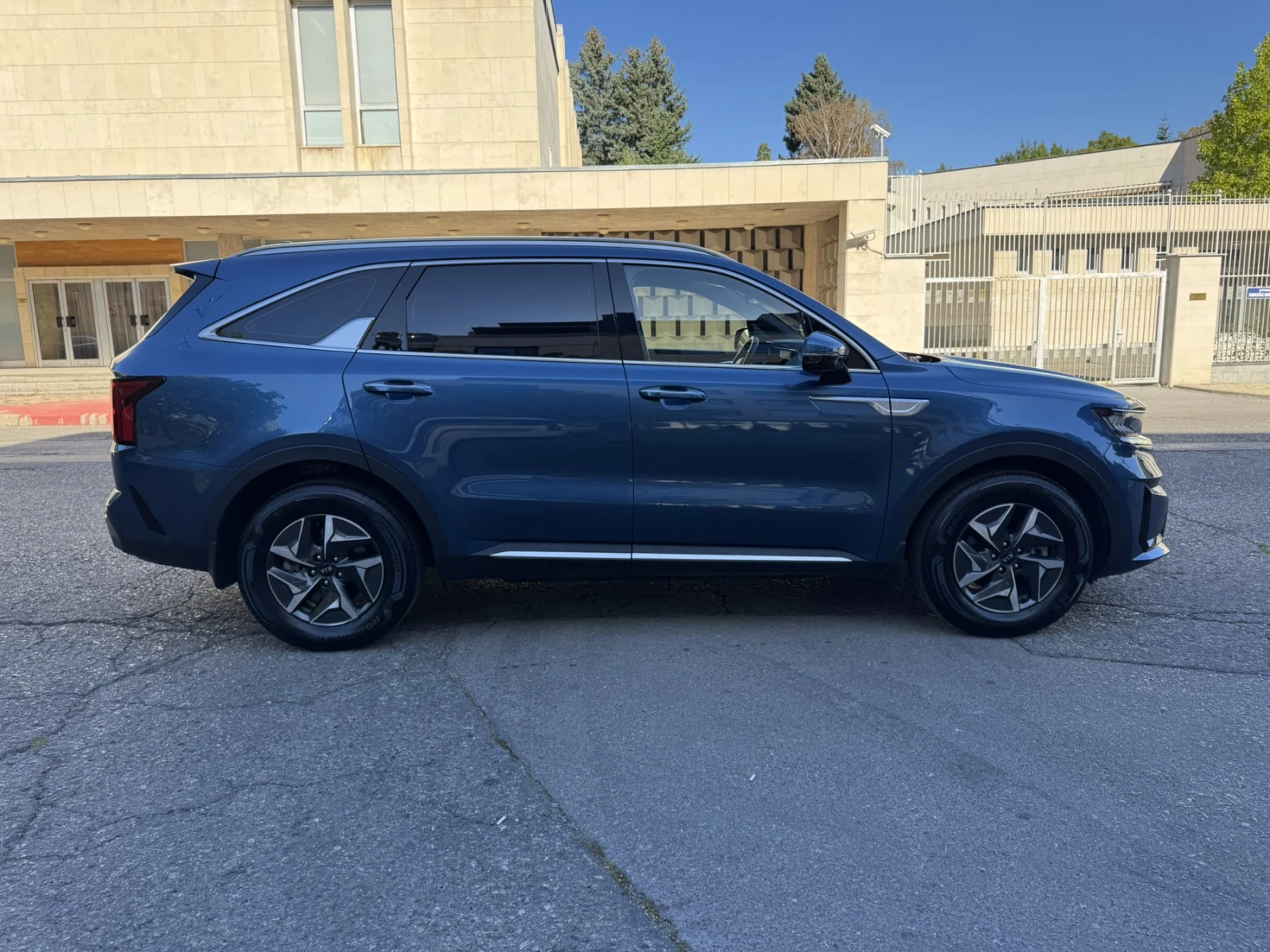 Kia Sorento 1.6 Т-GDI Hybrid Platinum, снимка 6 - Автомобили и джипове - 54202946