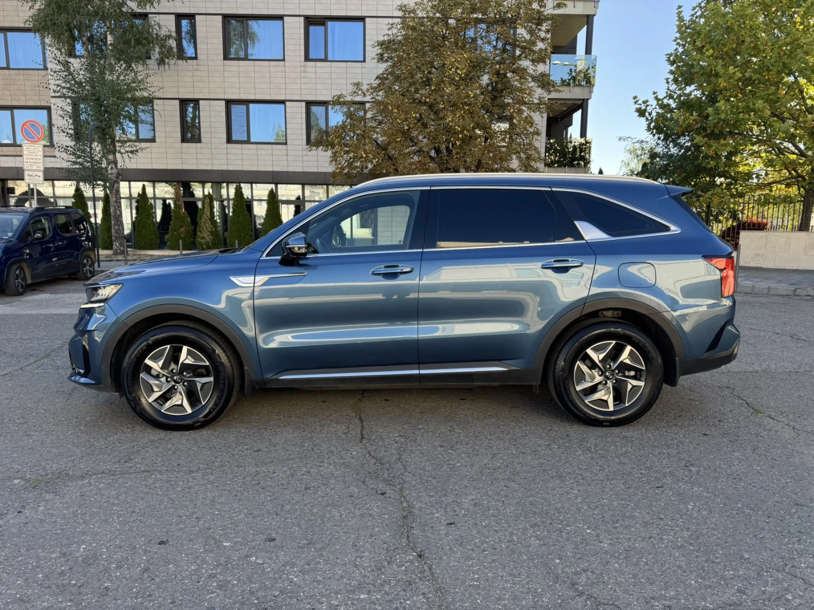 Kia Sorento 1.6 Т-GDI Hybrid Platinum, снимка 2 - Автомобили и джипове - 54202946