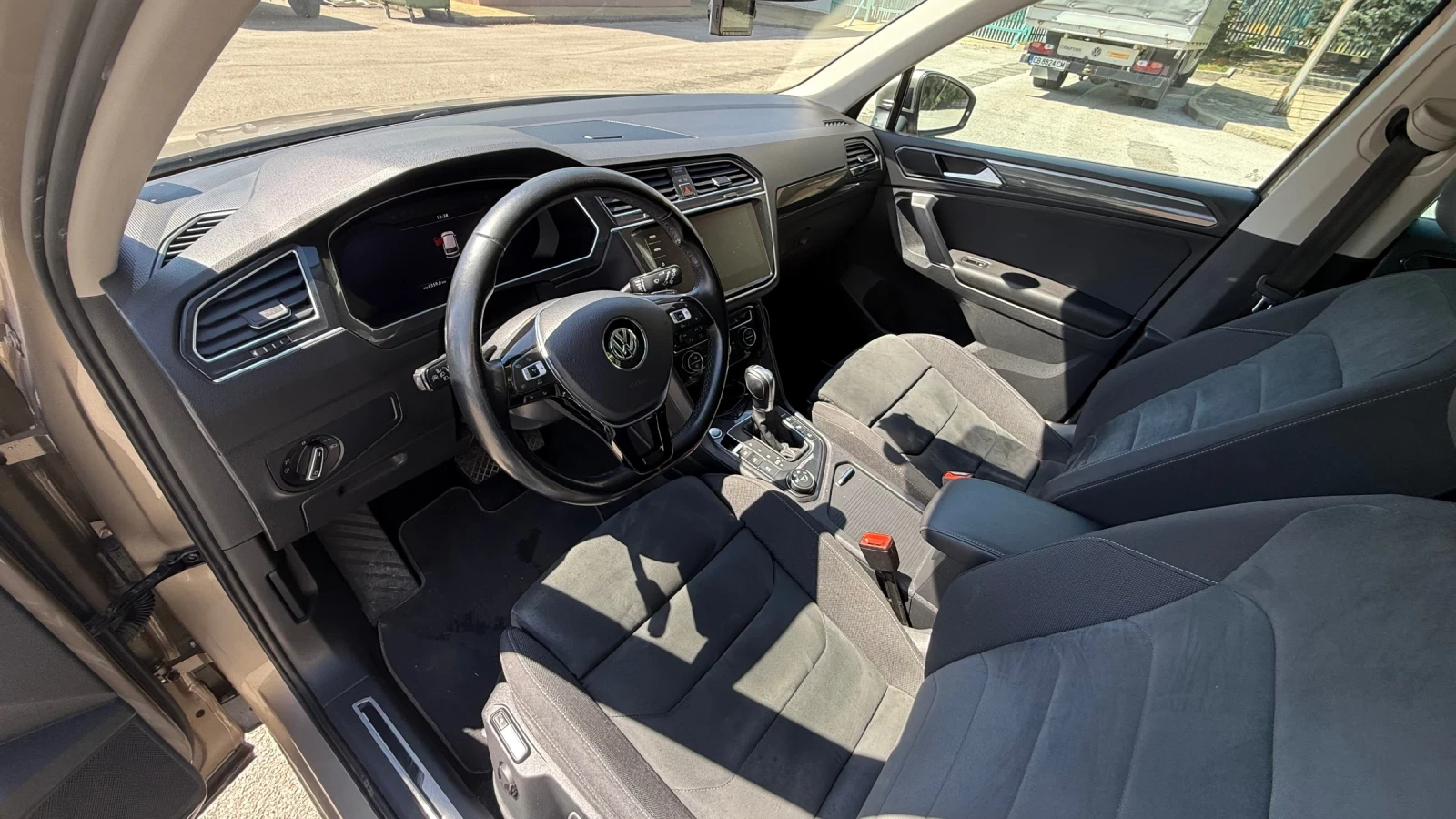 VW Tiguan Highline 4x4 2.0 TSI DSG7, снимка 7 - Автомобили и джипове - 54255850