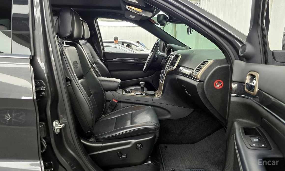 Jeep Grand cherokee, снимка 11 - Автомобили и джипове - 54355122