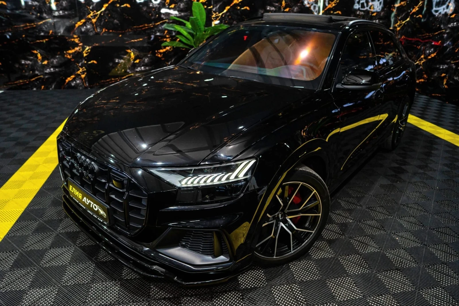 Audi SQ8 4.0D MATRIX CARBON ПАНО B&O ЛИЗИНГ 100%, снимка 2 - Автомобили и джипове - 54699442
