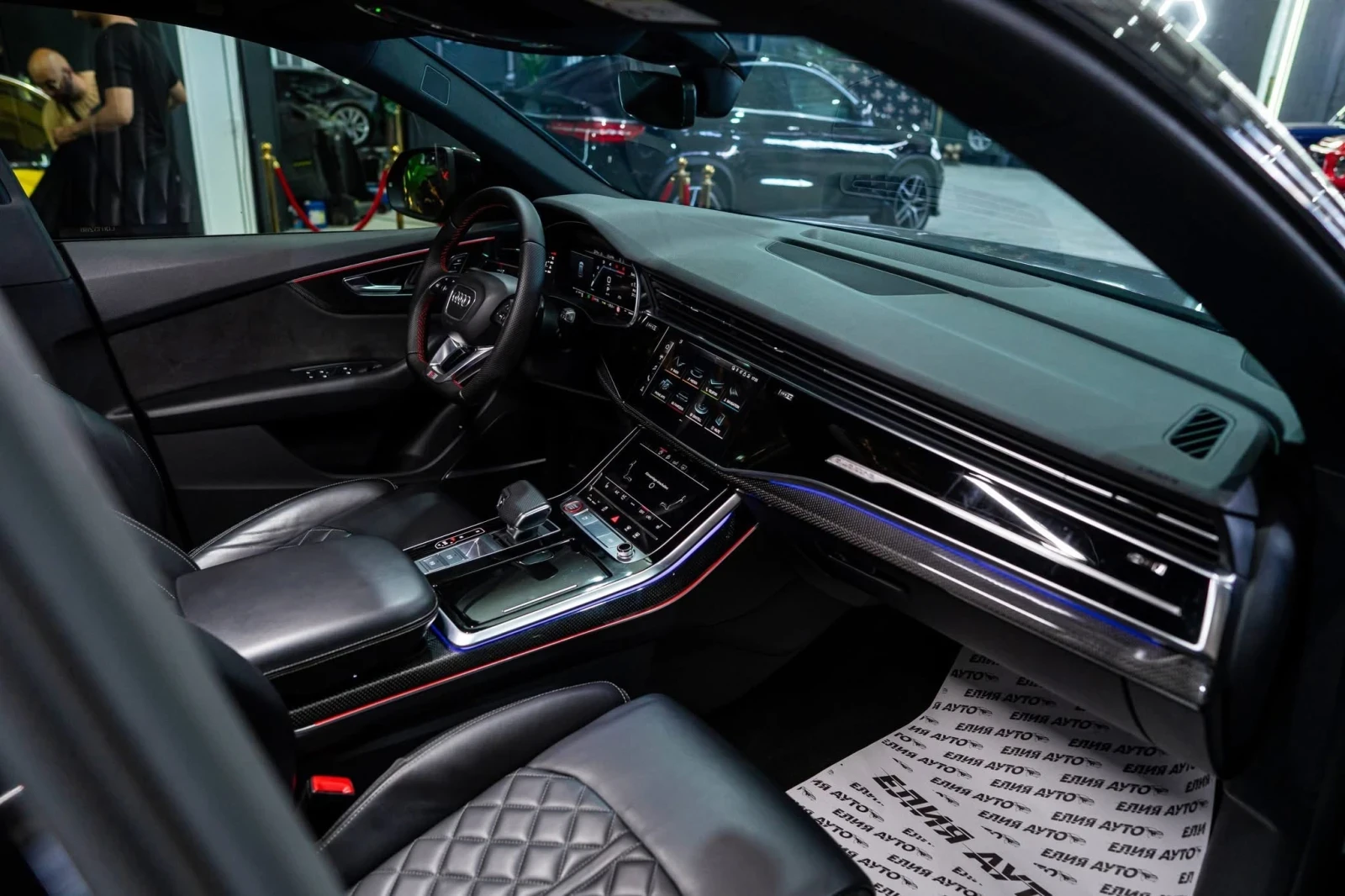 Audi SQ8 4.0D MATRIX CARBON ПАНО B&O ЛИЗИНГ 100%, снимка 13 - Автомобили и джипове - 54699442