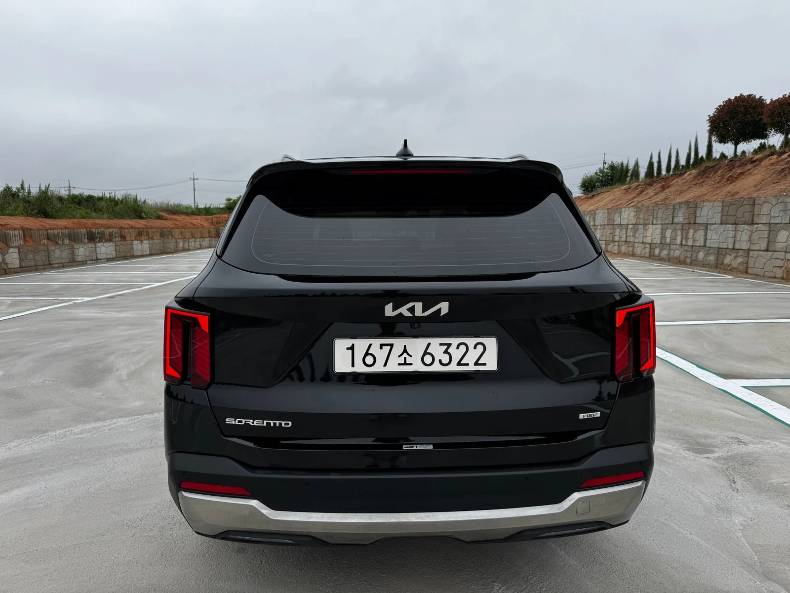Kia Sorento HYBRID* NOBLES* ОБДУХВ* 360* HEAD UP* ПАНО, снимка 4 - Автомобили и джипове - 54801619