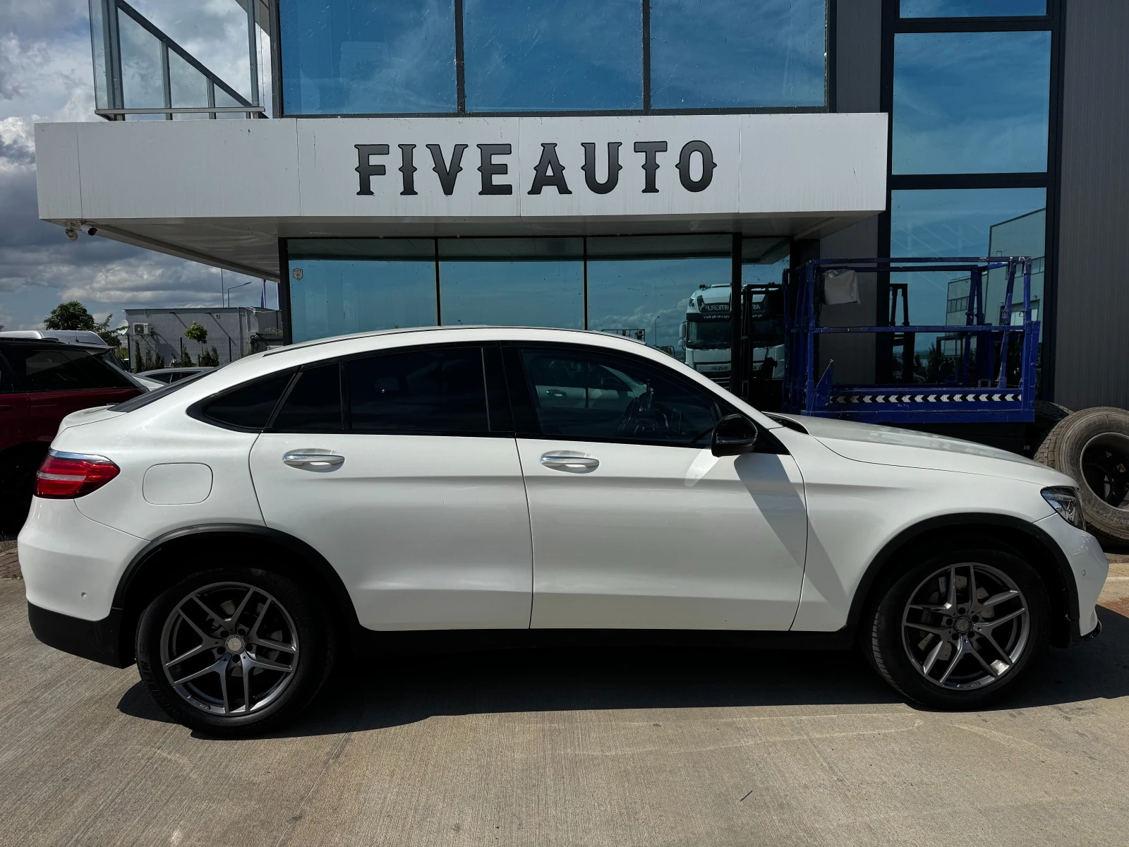 Mercedes-Benz GLC 250 D / COUPE / HUD / 360 / Lane assist / , снимка 8 - Автомобили и джипове - 55006218