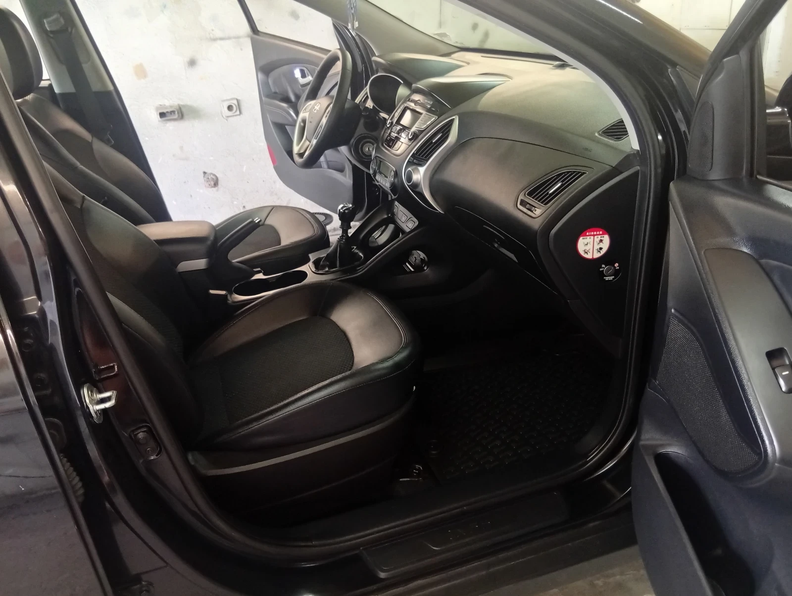 Hyundai IX35 1.7, снимка 10 - Автомобили и джипове - 55054658