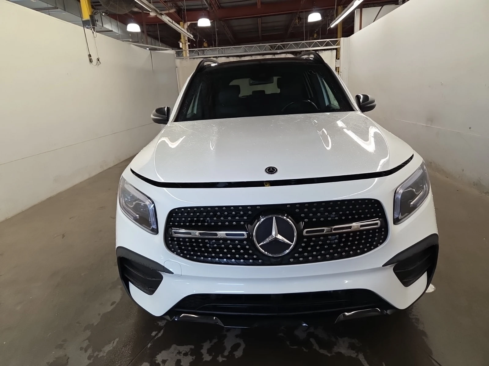 Mercedes-Benz GLB 250 4MATIC* DISTRONIC* AMBIENTNO* PANO* , снимка 17 - Автомобили и джипове - 56081967