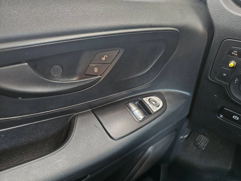 Mercedes-Benz Vito 2.2, снимка 11 - Бусове и автобуси - 52584688