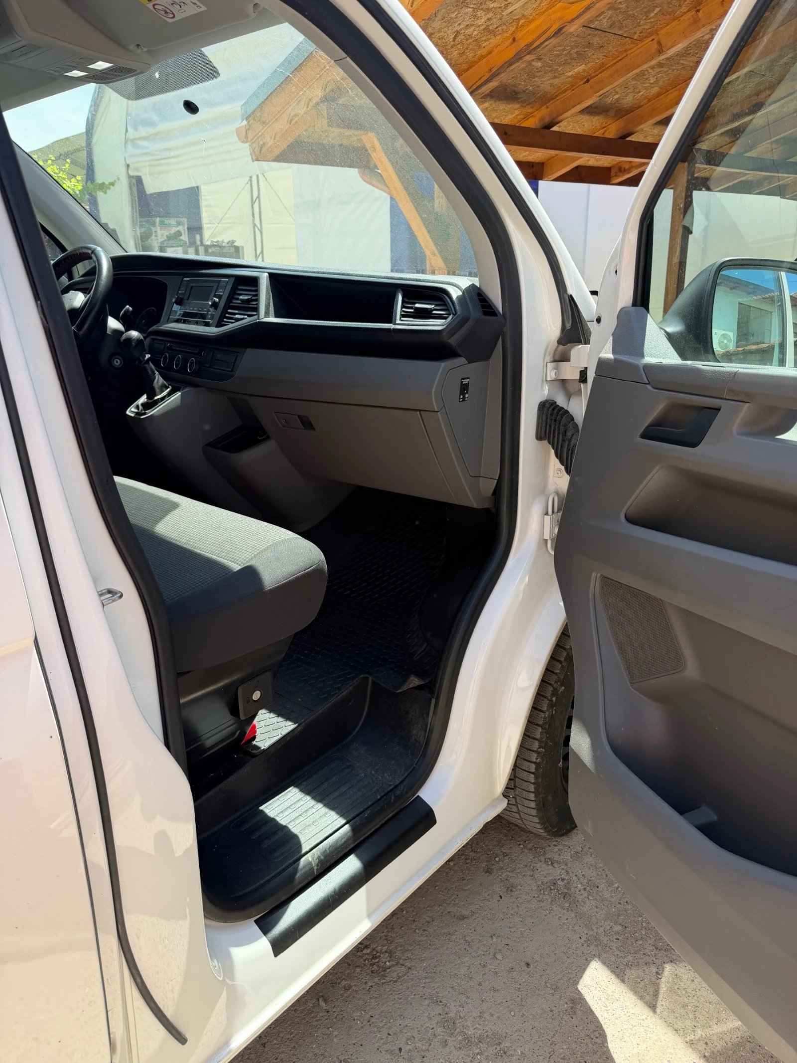 VW T6 Товарен, снимка 8 - Бусове и автобуси - 54743881
