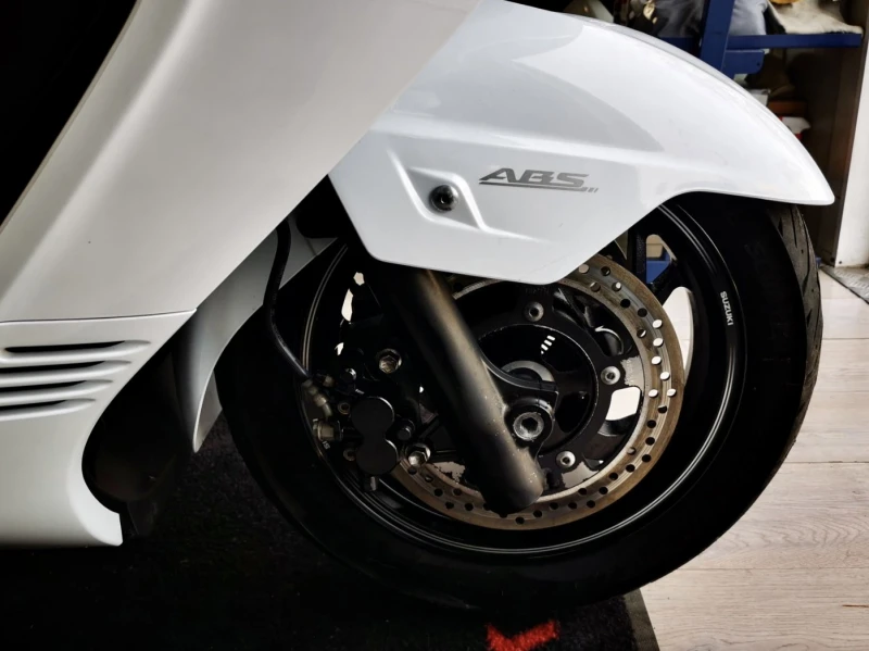 Suzuki Burgman 400i ABS 05.2016г., снимка 8 - Мотоциклети и мототехника - 52850756