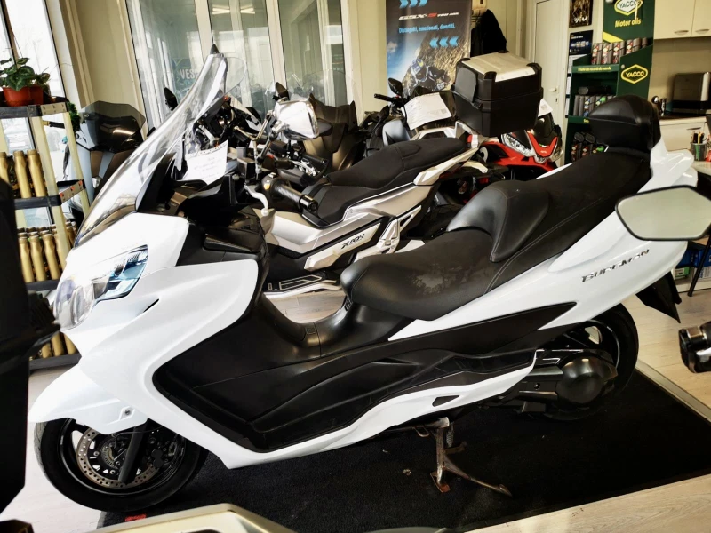 Suzuki Burgman 400i ABS 05.2016г., снимка 12 - Мотоциклети и мототехника - 52850756