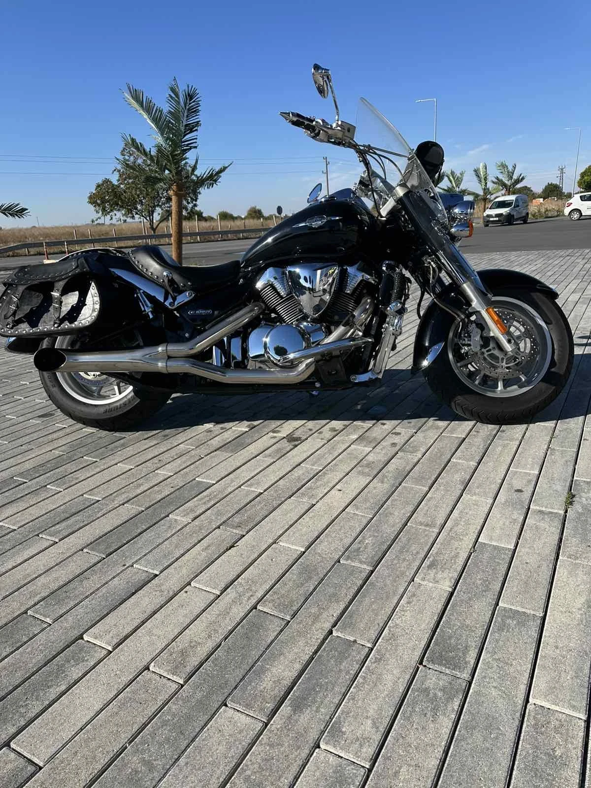Suzuki Boulevard C109R