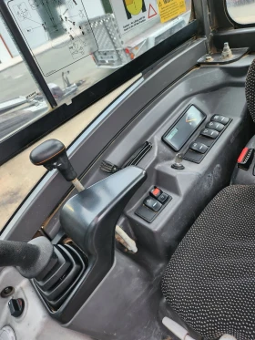 Багер Volvo ECR25D, снимка 5