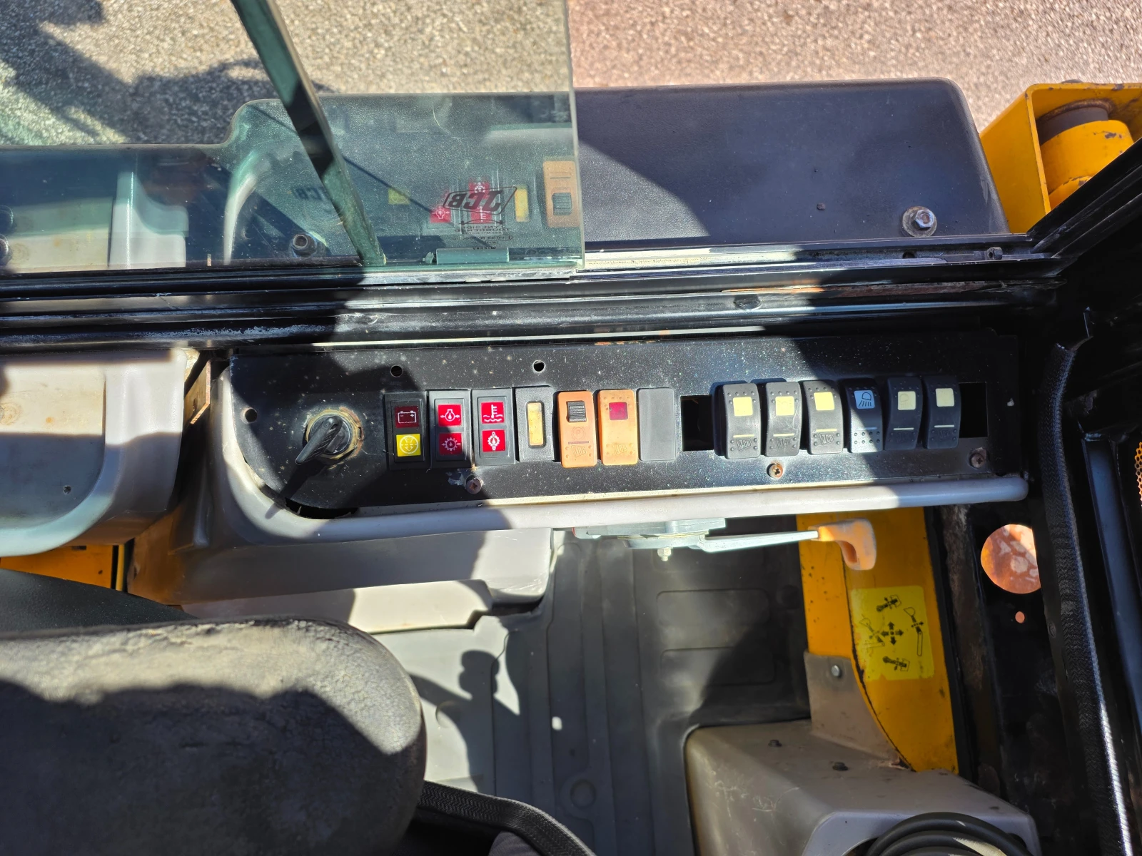 Багер JCB 1-CX-ПАРНО-ЗАТВОРЕН, снимка 12 - Индустриална техника - 54111696