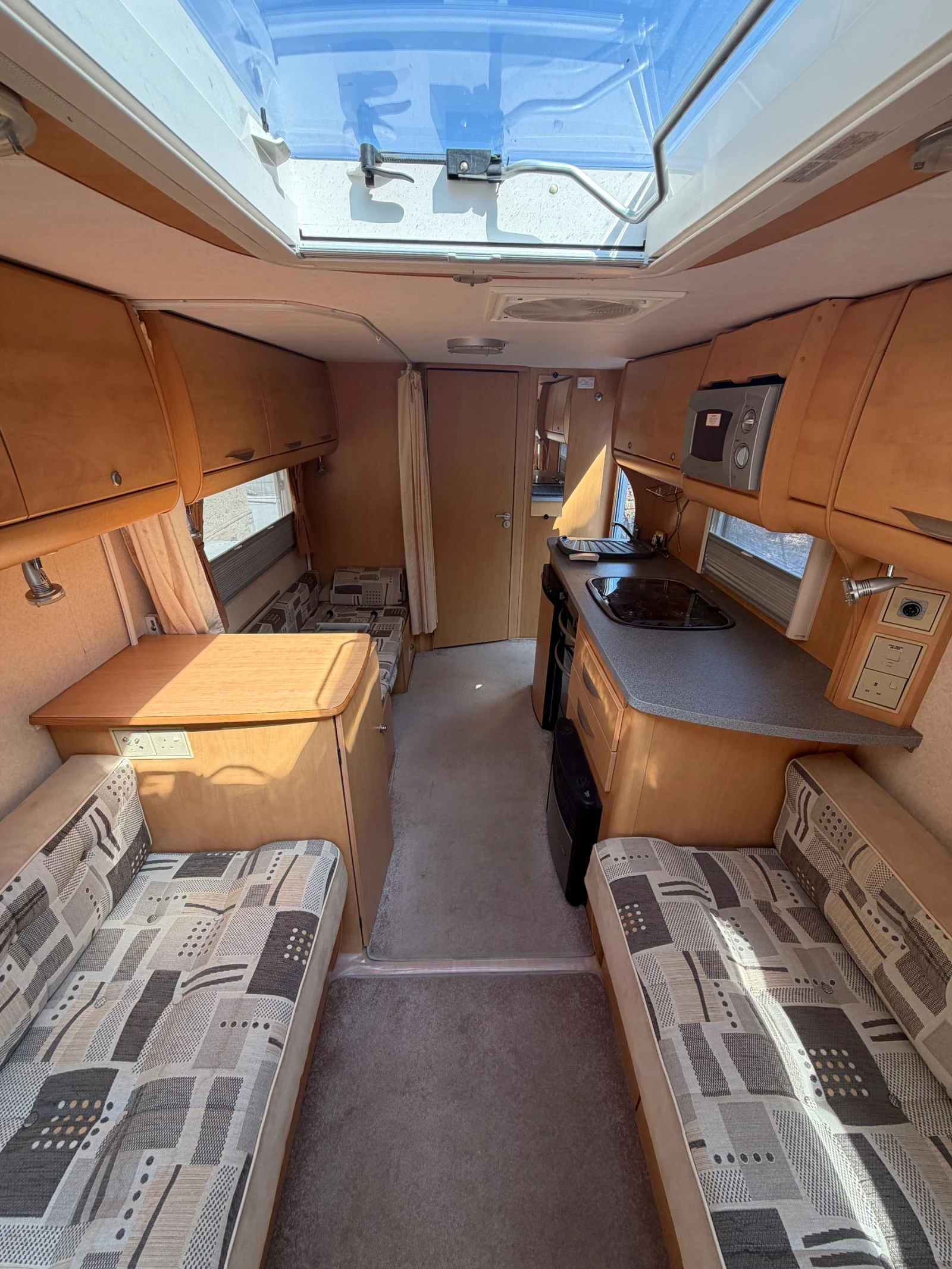 Каравана Bailey Senator Series 6, снимка 7 - Каравани и кемпери - 56040667