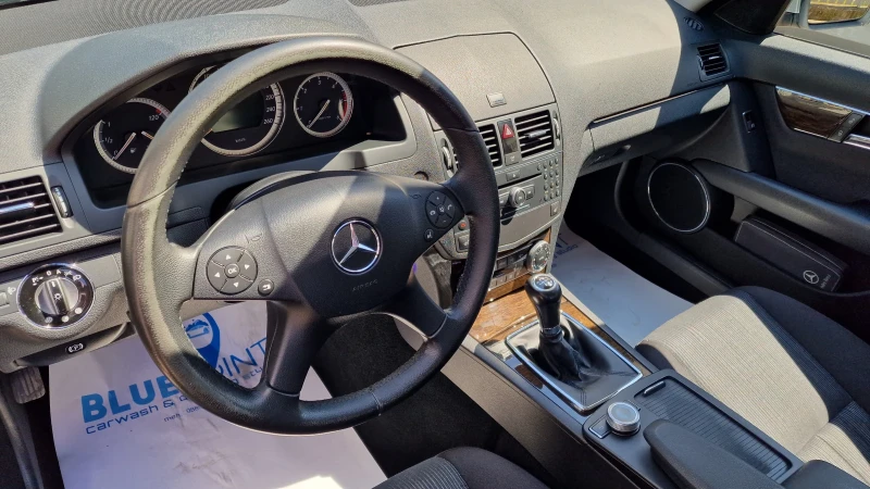 Mercedes-Benz C 220, снимка 4 - Автомобили и джипове - 47524628