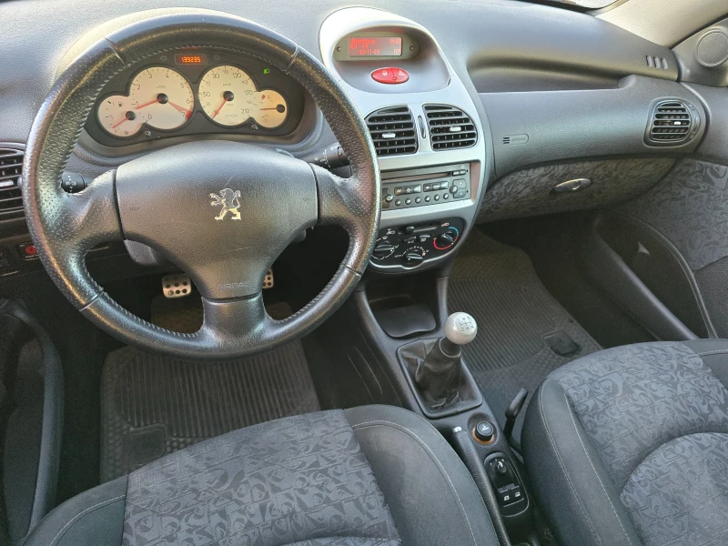 Peugeot 206 CC 1.6i 139000км 2006 година ЕВРО 4 ГАРАЖНА, снимка 14 - Автомобили и джипове - 47894746