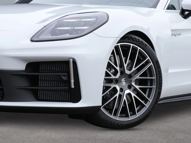 Porsche Panamera 4 E-HYBRID/FACELIFT/BOSE/MATRIX/PANO/SPORT CHRONO/, снимка 3 - Автомобили и джипове - 48966412