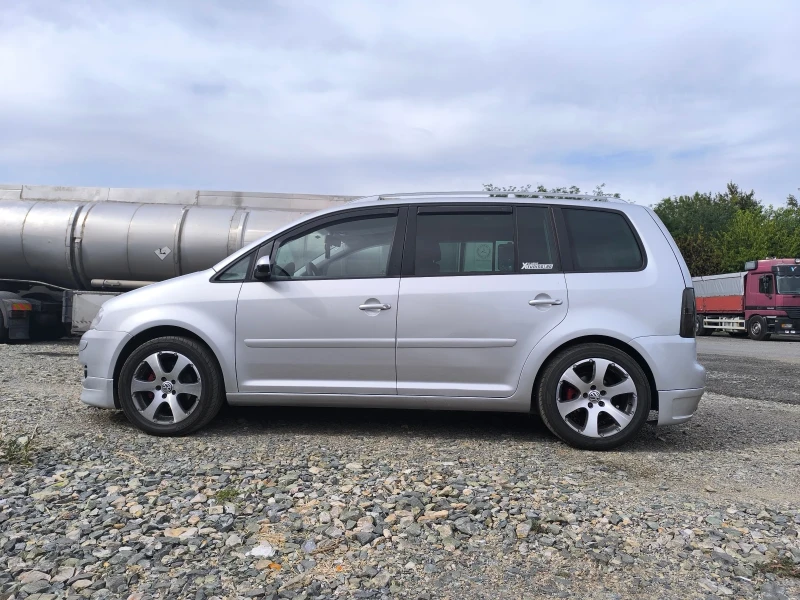 VW Touran 2.0 TDI, снимка 5 - Автомобили и джипове - 51499175