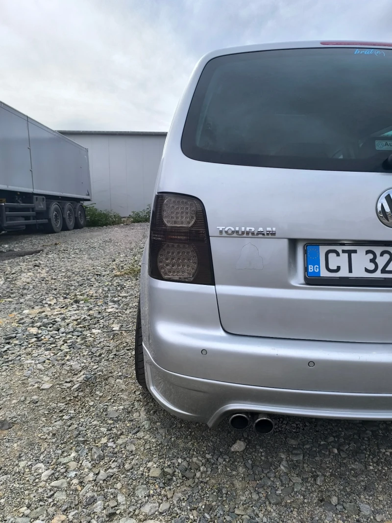 VW Touran 2.0 TDI, снимка 7 - Автомобили и джипове - 51499175