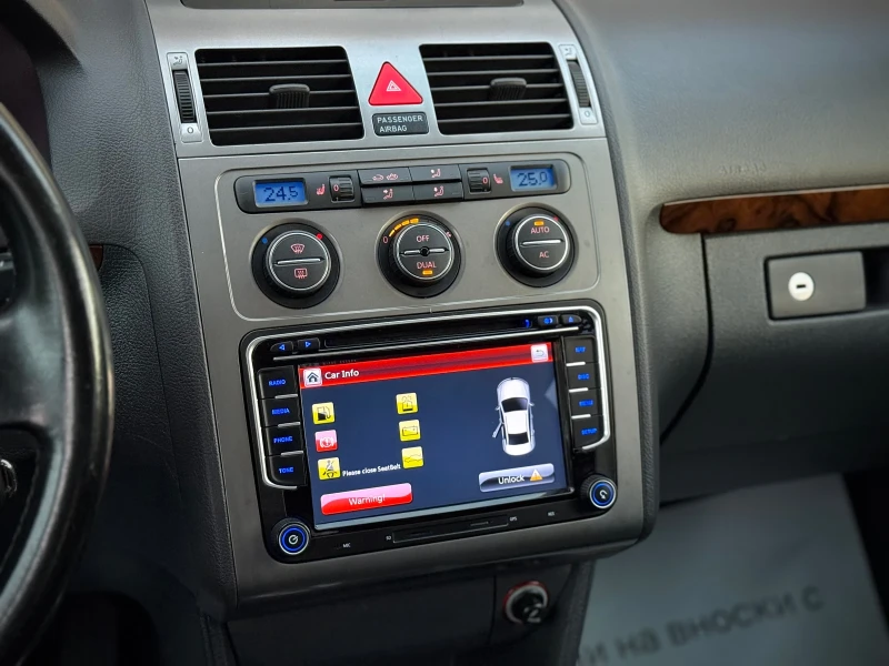 VW Touran 2.0TDI * Automat* NAVI* FaceLift* , снимка 9 - Автомобили и джипове - 52003819