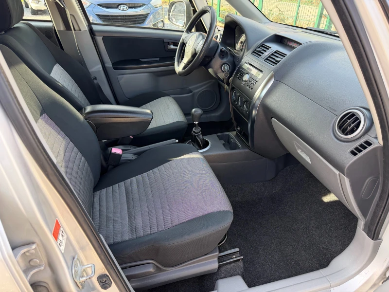 Suzuki SX4 1.6i 4x4 ITALIA, снимка 11 - Автомобили и джипове - 52822781