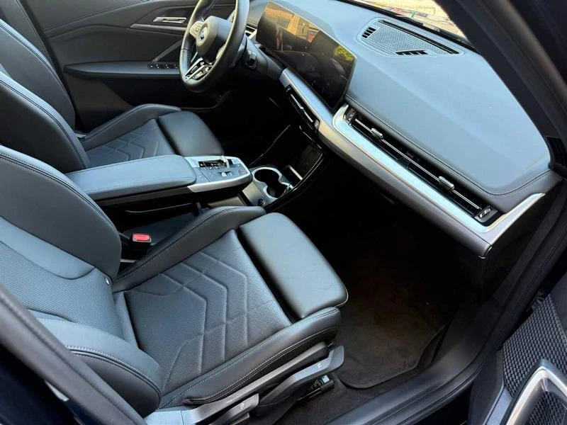 BMW iX1 eDrive30 4x4 Mpack PANO , снимка 9 - Автомобили и джипове - 54798106