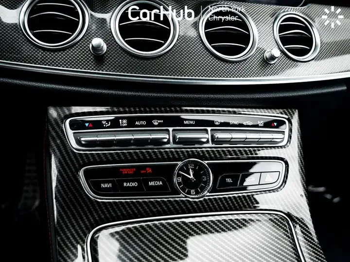 Mercedes-Benz E 43 AMG Burmester* Обдувхане* Масаж* Пано* Carbon* 360, снимка 15 - Автомобили и джипове - 55740626