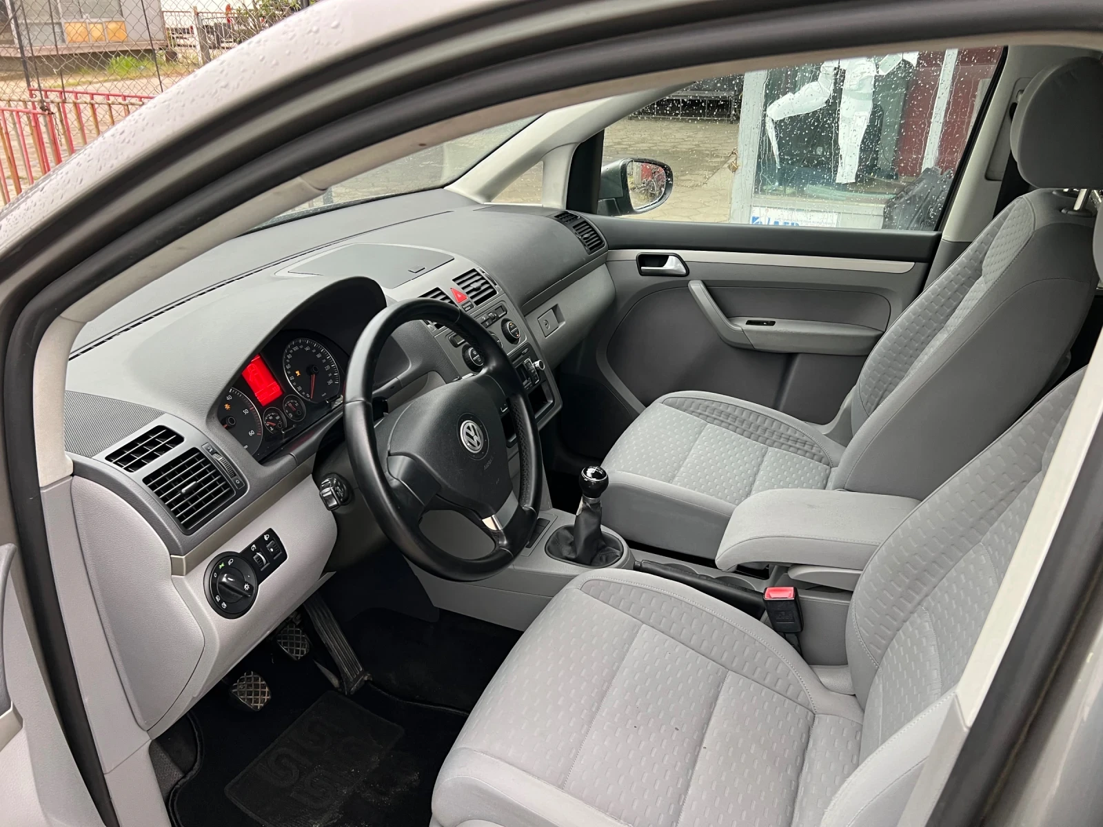 VW Touran 1.9TDI.105.6+ 1 - изображение 8